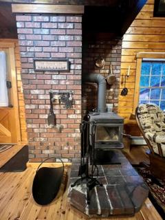 Dog-Friendly Cabin Near the Lake with Kayaks in Maine - 3
