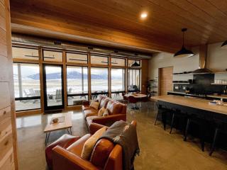 Secluded Vacation Rental with Fire Pit and Stunning Vistas in Livingston, Montana - 7