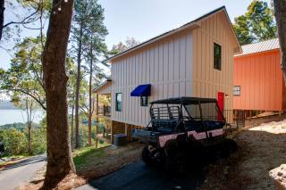 Charming Lake Cabin Retreat with Deck and Hot-Tub in Alabama - - 8