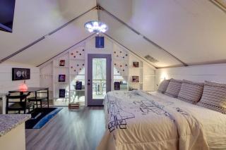 Beautiful Tented Cabin Surrounded by Nature and Hot-tub Provided in Scottsboro, Alabama - - 2