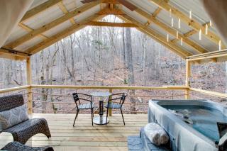 Beautiful Tented Cabin Surrounded by Nature and Hot-tub Provided in Scottsboro, Alabama - - 1