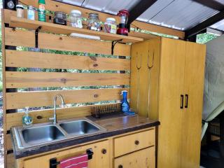 Black Fox Den: A Woodland Glamp - Dog Friendly in Hot Springs, AR - Hot Springs - 3