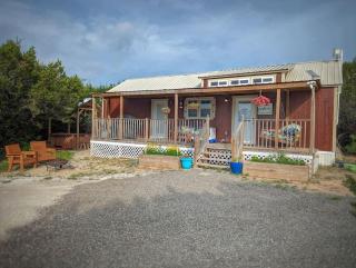Romantic Granbury Cabin Ideal for a Texas Getaway - Tolar - 3