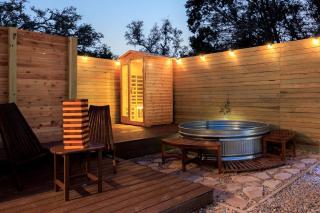 Impressive Intimate Tiny Cabin with Lofted Interior and Outdoor Shower in Texas - 5