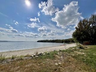 Relaxing Lake Cabin with Kayaks, Grill & Sandy Beach Access in Burnham, Maine - Unity - 6