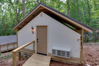 Luxury Glamping Tent with Jacuzzi on the Deck in Alabama - 0