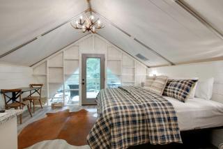 Luxury Glamping Tent with Jacuzzi on the Deck in Alabama - 6