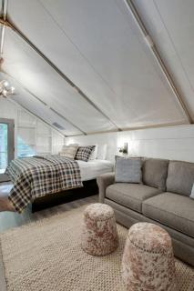 Luxury Glamping Tent with Jacuzzi on the Deck in Alabama - 5