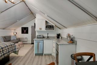 Luxury Glamping Tent with Jacuzzi on the Deck in Alabama - 3