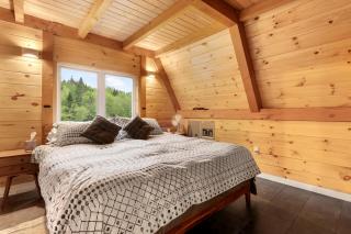 Luxurious A-Frame Cabin Nestled Among Spectacular Nature in New Hampshire - 6
