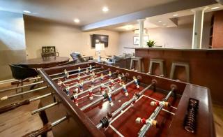 Luxurious Villa with Hot-tub, Fire Pit and Games in Gary, Indiana - 5