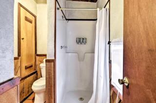 Rustic Log Cabin on Eco-Friendly Farm near Taos, New Mexico - San Cristobal - 4