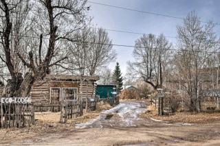 Rustic Log Cabin on Eco-Friendly Farm near Taos, New Mexico - San Cristobal - 2