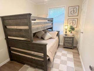 Spacious Modern Cabin on Toledo Bend Lake with Gorgeous Deck and Patio for an Amazing Family Getaway in Hemphill, Texas - Hemphill - 1