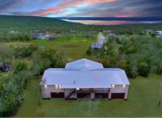 Unique Loft Rental with Access to Spacious Deck and Games Room for an Amazing Getaway by Tenkiller Ferry Lake in Oklahoma - Cookson - 3