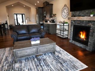 Lake Cabin with Equipped Deck and Hot-Tub in Montana - Lakeside - 0