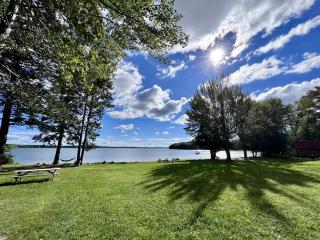Spacious Maine Lakefront Home with Bunk Beds, Firepit & Beach Access in Burnham - Unity - 4