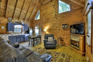 Snug and Cozy Cabin Rental with a Hot Tub near Copperhill for a Relaxing Vacation in Tennessee - 9