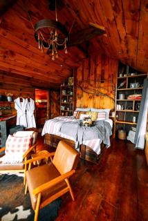 Mountaintop Tree House Retreat With Scenic Views Close to Chattanooga and Tennessee Valley, Georgia - 8