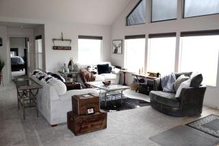 Secluded Cabin Ideal for Families with Lovely Landscape Views in Montana - 1