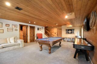 Gorgeous and Fully Equipped Cabin with Hot Tub in Duck Creek Village, Perfect for a Family Holiday in the Mountains - 3