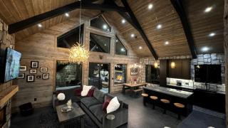 Luxurious Mountain Cabin with Sauna, Hot Tub, and Outdoor Fireplace, Perfect for a Relaxing Weekend Getaway in Utah - 8