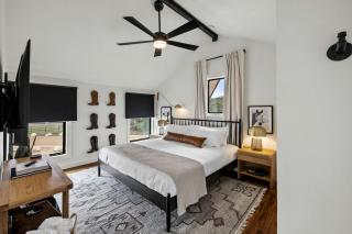 Three Stylish A-Frames Perfect for a Group Escape in Texas - 7