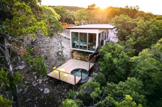 Luxury Villa near Marble Falls for Weekend Getaways in Texas for Couples - 7
