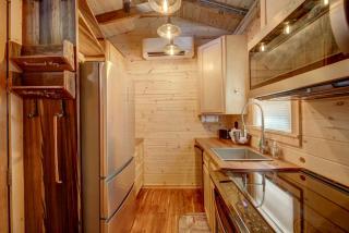 Appalachian Adventure in this Tiny Cabin near Hiawassee, Ideal for Couples' Glamping - 3