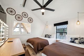 Chic Spacious A-Frame Ideal for a Relaxing Getaway in Texas - New Braunfels - 5