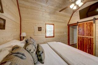 Mountain Glamping Cabin in Hayesville, North Carolina near the Appalachian Trail - 5