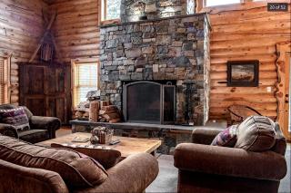 Mountain Cabin with Movie Screen and Pool Table in Montana - 9