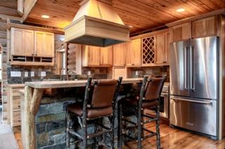 Mountain Cabin with Movie Screen and Pool Table in Montana - 8