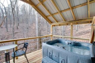 Incredible Tented Cabin Nestled Amidst Trees in Scottsboro, Alabama - 9