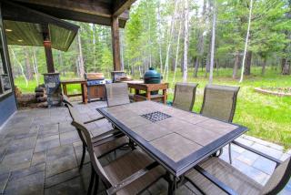 Heavenly Cabin Nestled Among the Towering Trees in Montana - 5