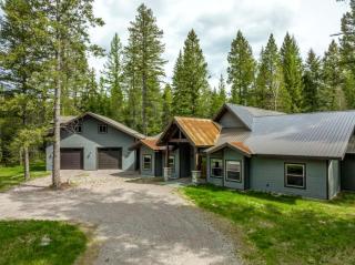 Heavenly Cabin Nestled Among the Towering Trees in Montana - 0