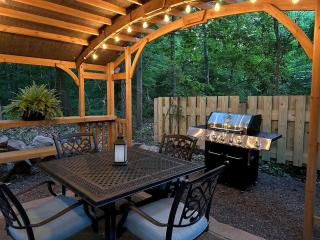 Elegant, Vintage Conestoga Covered Wagon Getaway in Denver, Pennsylvania - 8