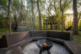 Spectacular Luxurious Tree House with Jacuzzi and Fire Pit in Texas - Groesbeck - 0