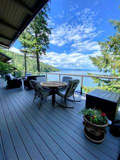 Dog Friendly Cabin on Lake Pend O'reille with Hot Tub and Lakefront Views, Perfect for a Family Retreat on the Lake - Broten - 0
