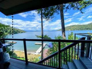 Dog Friendly Cabin on Lake Pend O'reille with Hot Tub and Lakefront Views, Perfect for a Family Retreat on the Lake - 6