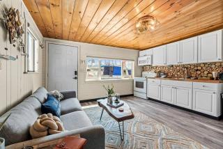 Gorgeous Floating Home on Lake Pend O'reille, Surrounded by the Selkirk and Cabinet Mountains, Idaho - Bayview - 1
