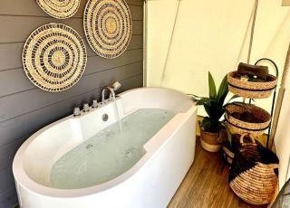 Amazing Luxurious Safari Tent with Sauna and Bath in Kentucky - 2