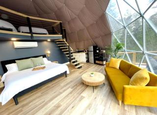 Spacious Dome with Lofted Interior and Furnished Deck in Kentucky - 1