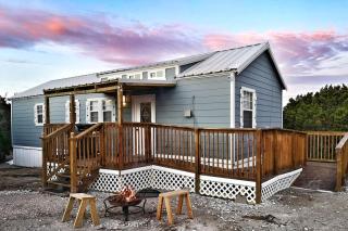 Sunflower - Hot Tub on porch, Granbury, TX - Granbury - 5