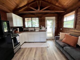Gorgeous Cabin with Beautiful Views of Toledo Bend Lake for a Relaxing Couples Getaway in Hemphill, Texas - Hemphill - 0