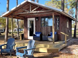 Gorgeous Cabin with Beautiful Views of Toledo Bend Lake for a Relaxing Couples Getaway in Hemphill, Texas - 3