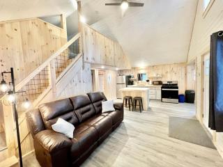 Cozy Lakefront Cabin with Porch, Firepit, Kayaks & Sandy Beach Access in Burnham, Maine - 5