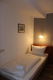 Hotel Eisenbahn - Peruanisches Restaurant - Zentral in Karlstadt-Fahrradfahrer- und Familienfreundlich - 2