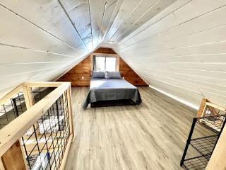 Family-Friendly Lakefront Cabin with Beach Access, Firepit & Kayaks in Burnham, Maine - Unity - 4