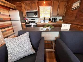 Cozy Waterfront Cabin for a Memorable Getaway on Toledo Bend Lake in Hemphill, Texas - Hemphill - 2
